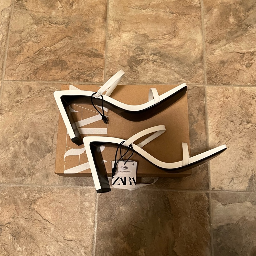 RARE Zara Minimalist Strappy Leather Heeled Sandal - Picture 14 of 16